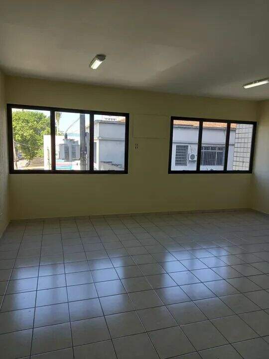 Sala à venda no Vila Matias: 