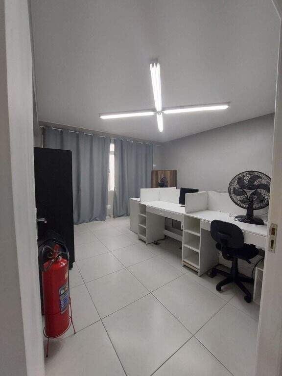 Sala à venda no Centro: 