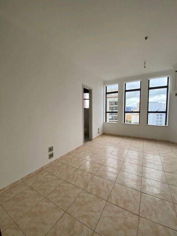 Sala à venda no Embaré: 