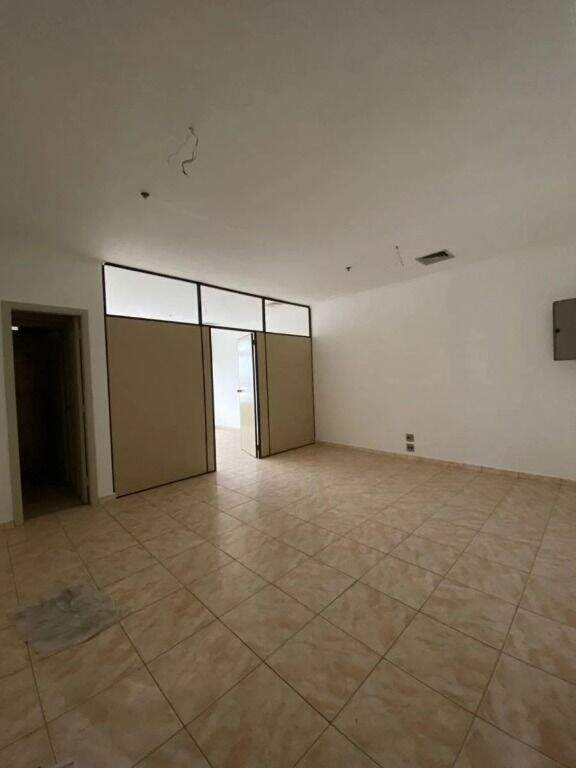Sala à venda no Embaré: 