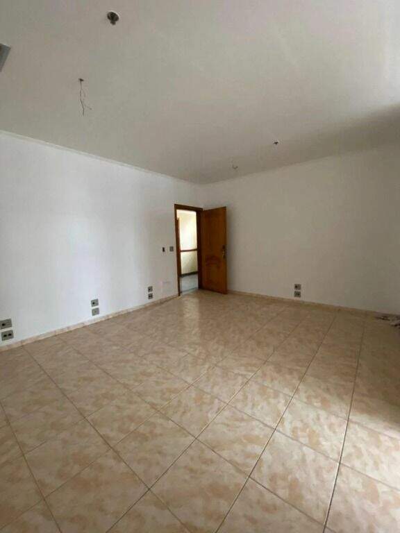 Sala à venda no Embaré: 