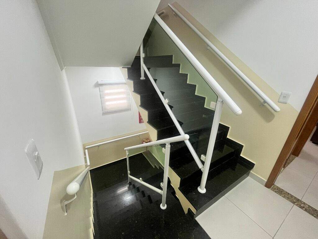 Sobrado à venda no Embaré: 