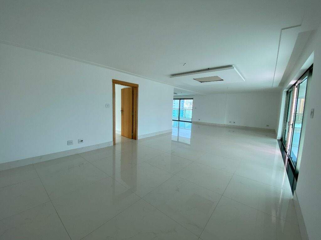 Apartamento à venda no Ponta da Praia: 