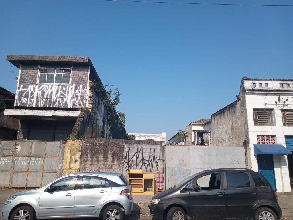 Terreno à venda no Macuco: 