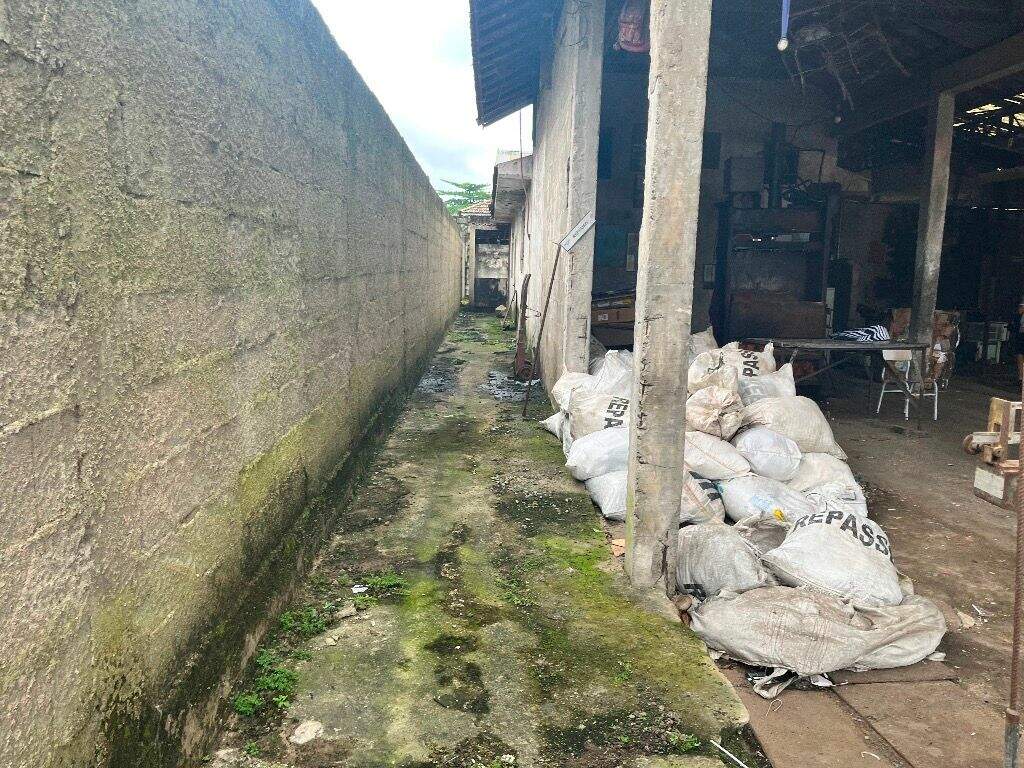 Terreno à venda no Ponta da Praia: 