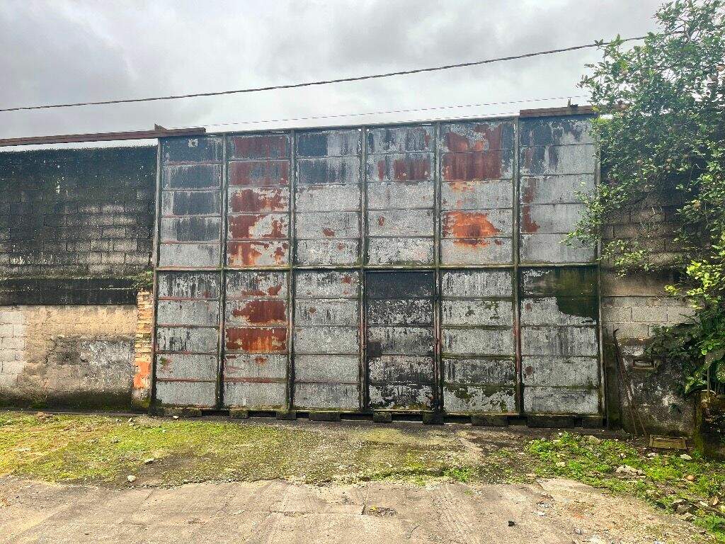 Terreno à venda no Ponta da Praia: 