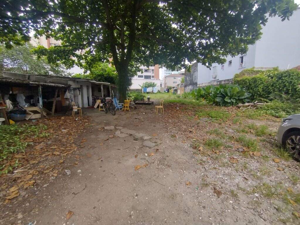 Terreno à venda no Ponta da Praia: 