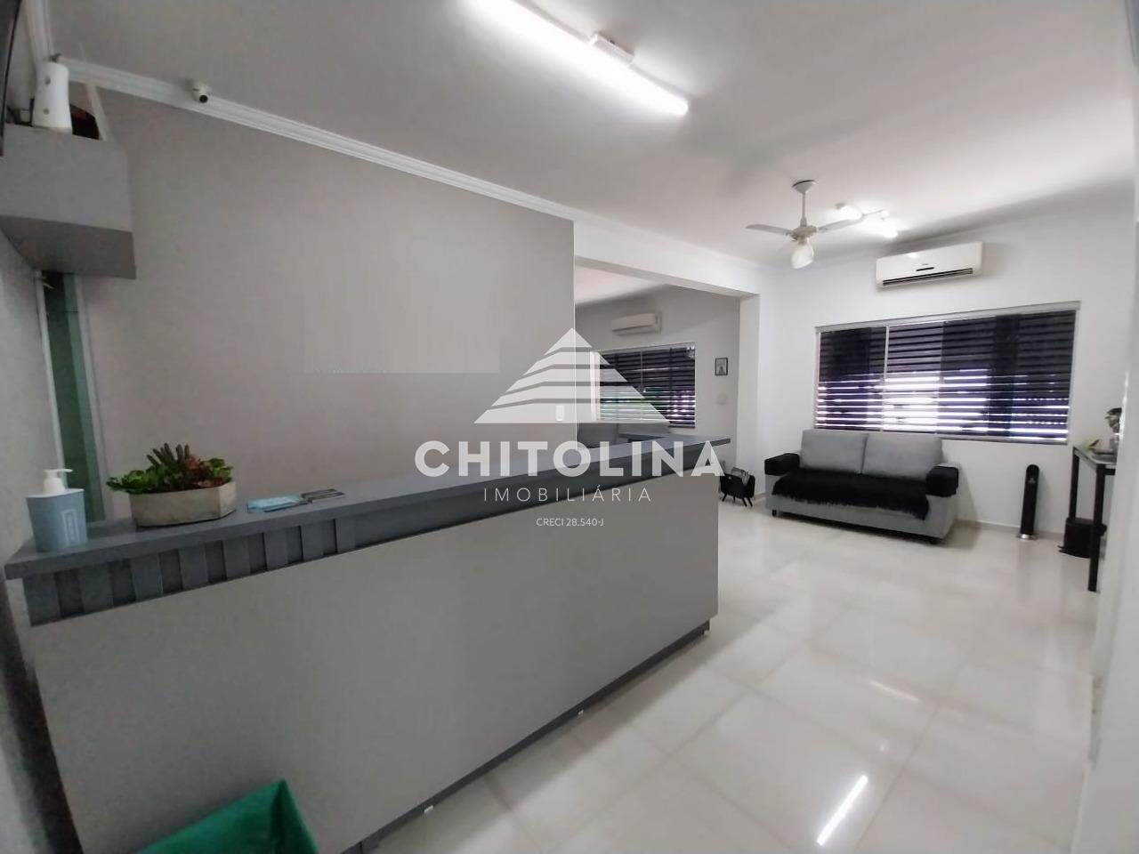 Casa comercial à venda no Centro: 