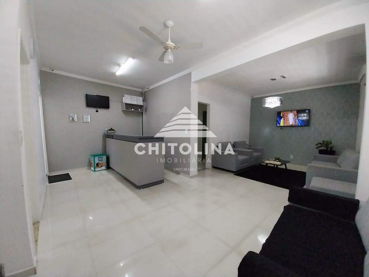 Casa comercial à venda no Centro: 