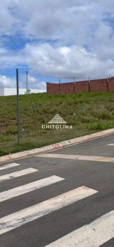 Terreno à venda no Parque Itapê: 