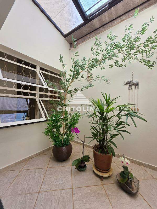Casa em condomínio à venda no Terras de Santo Antônio: 
