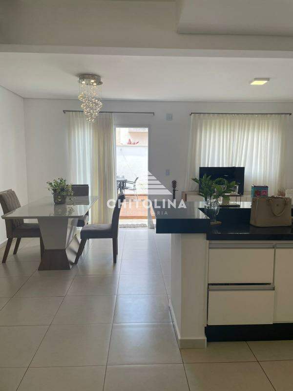 Casa em condomínio à venda no Jardim Dona Miriam: 