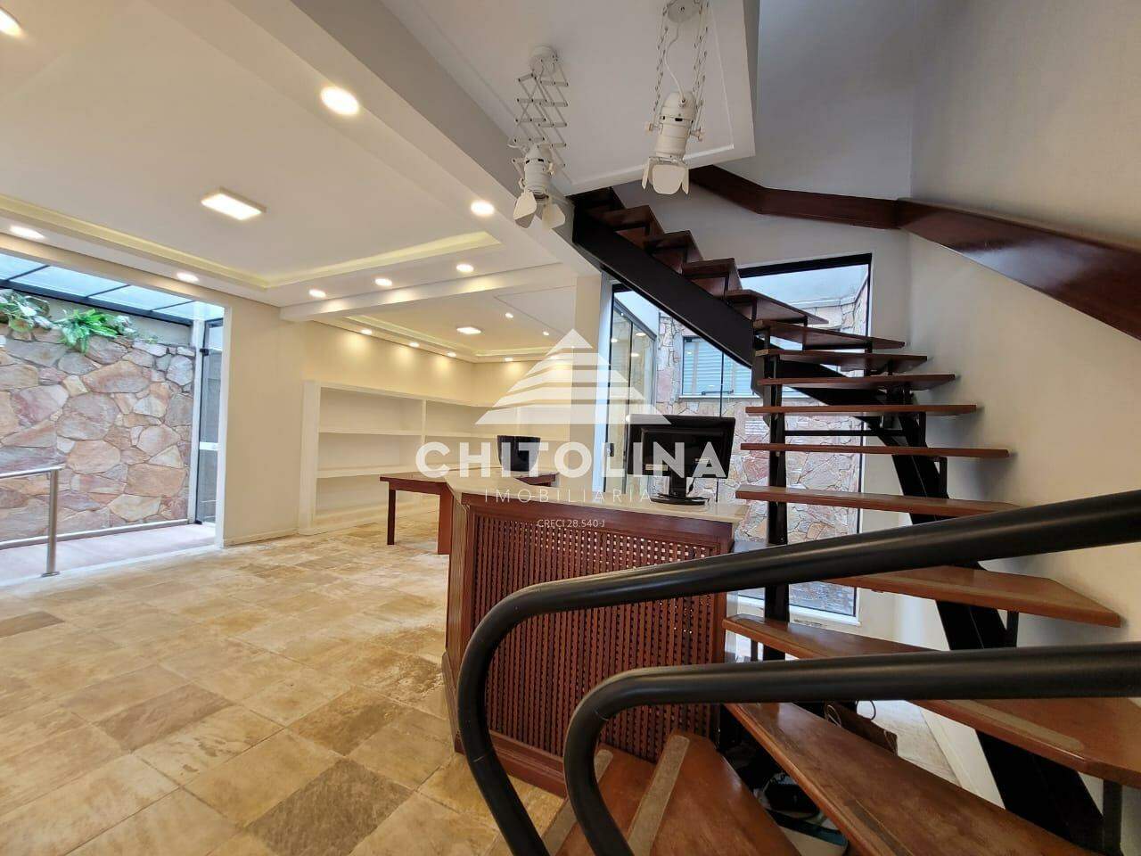 Casa comercial para aluguel no Centro: 
