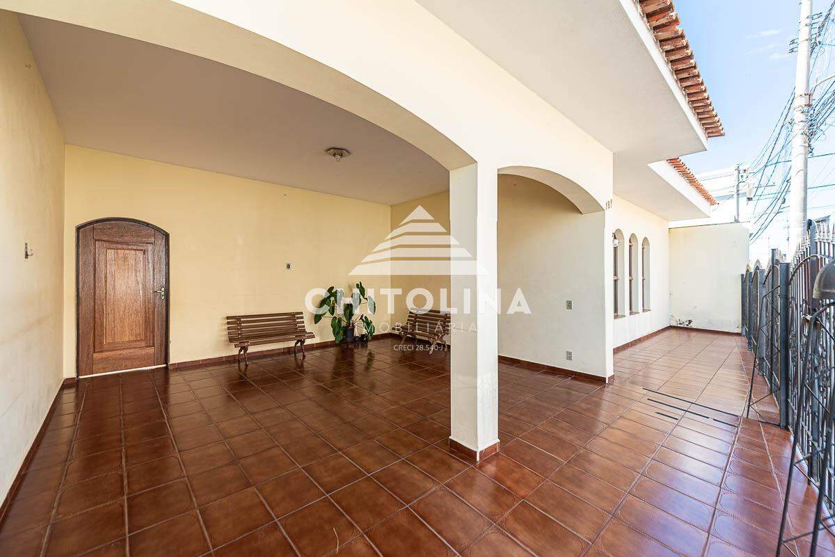 Casa à venda no Centro: 