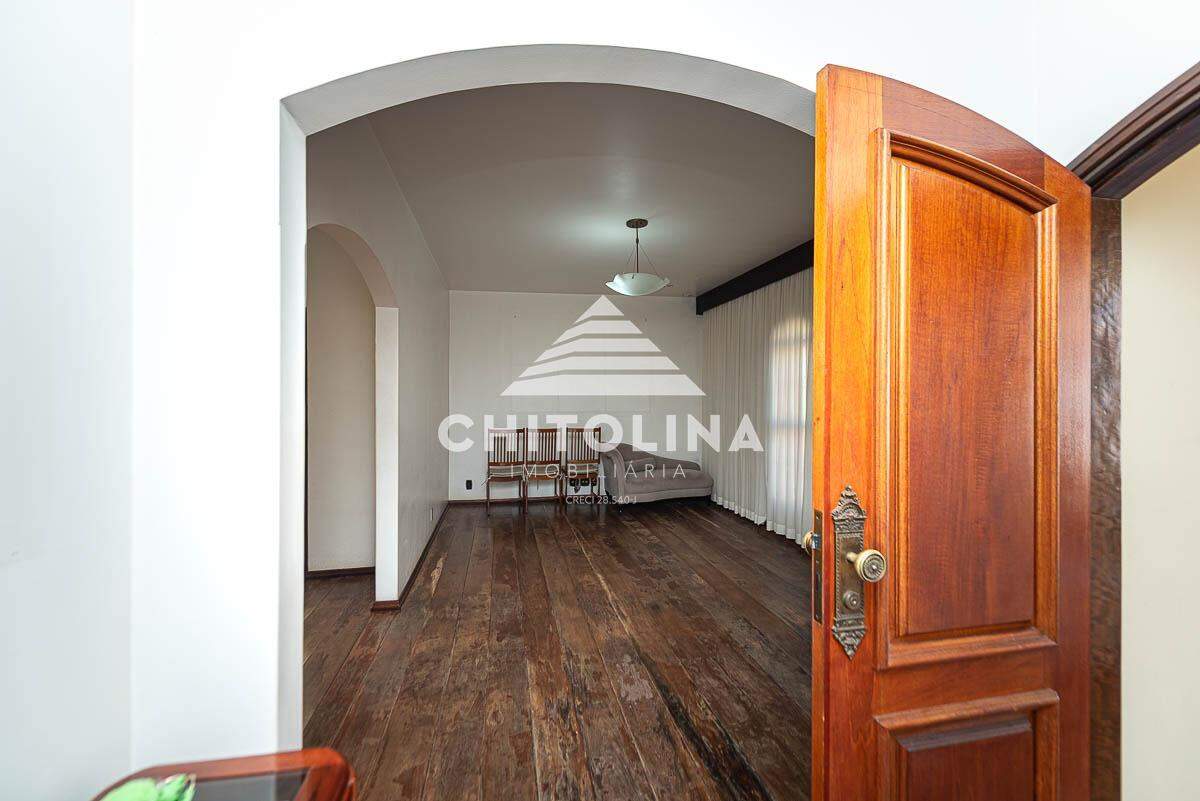Casa à venda no Centro: 
