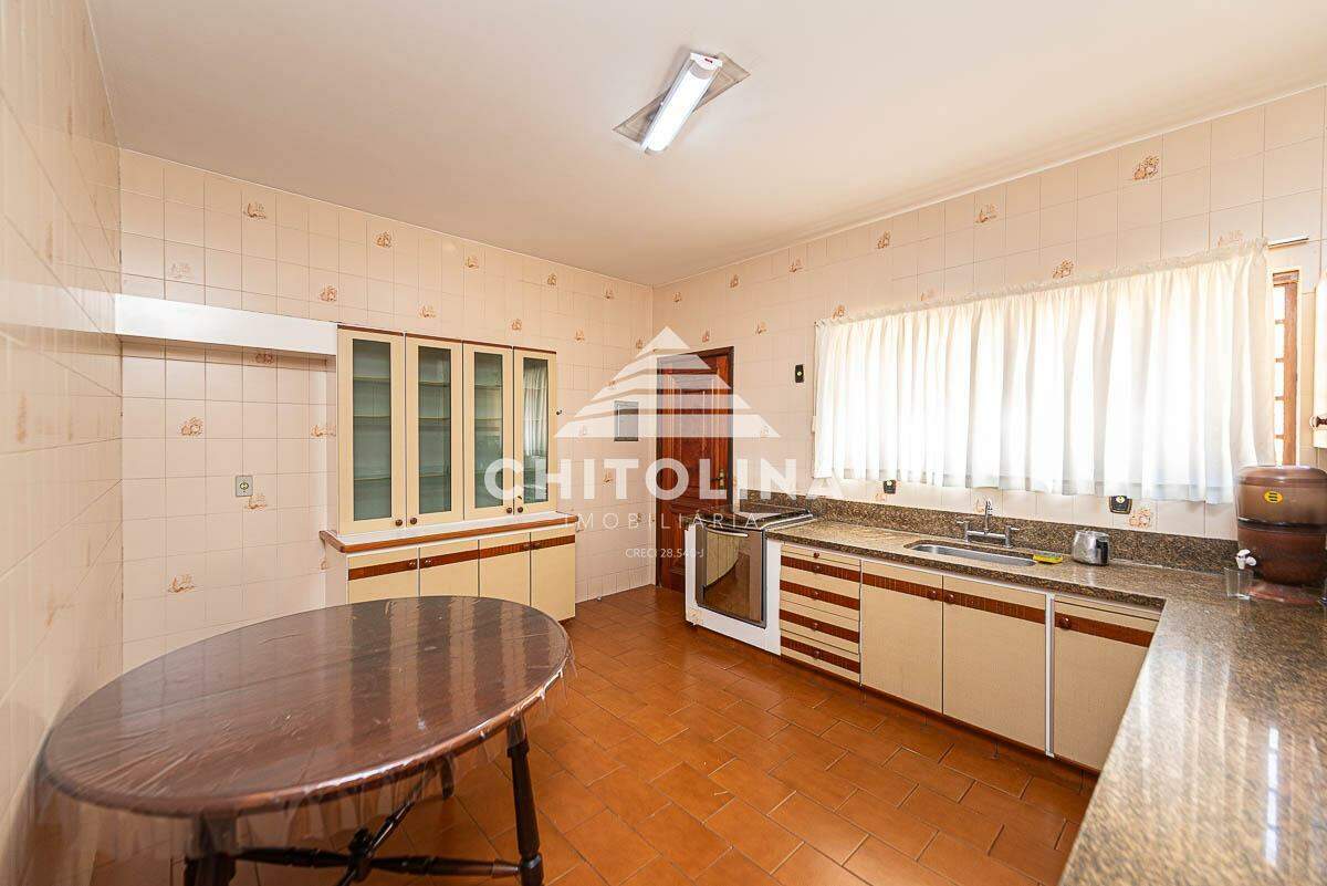 Casa à venda no Centro: 