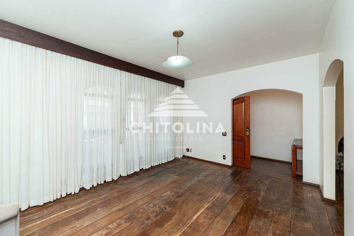 Casa à venda no Centro: 