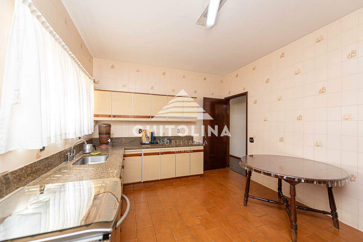 Casa à venda no Centro: 