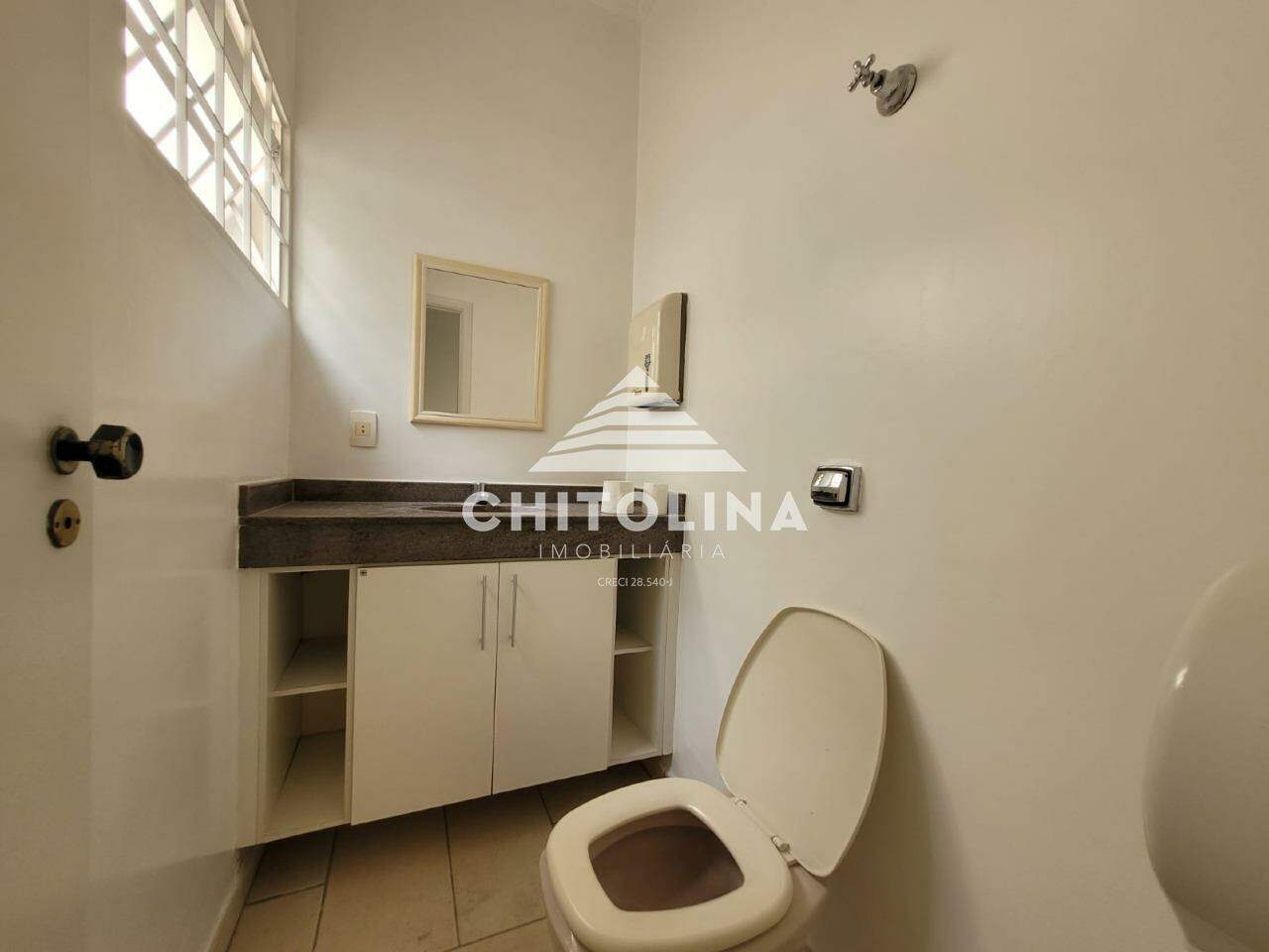 Casa comercial para aluguel no Centro: 