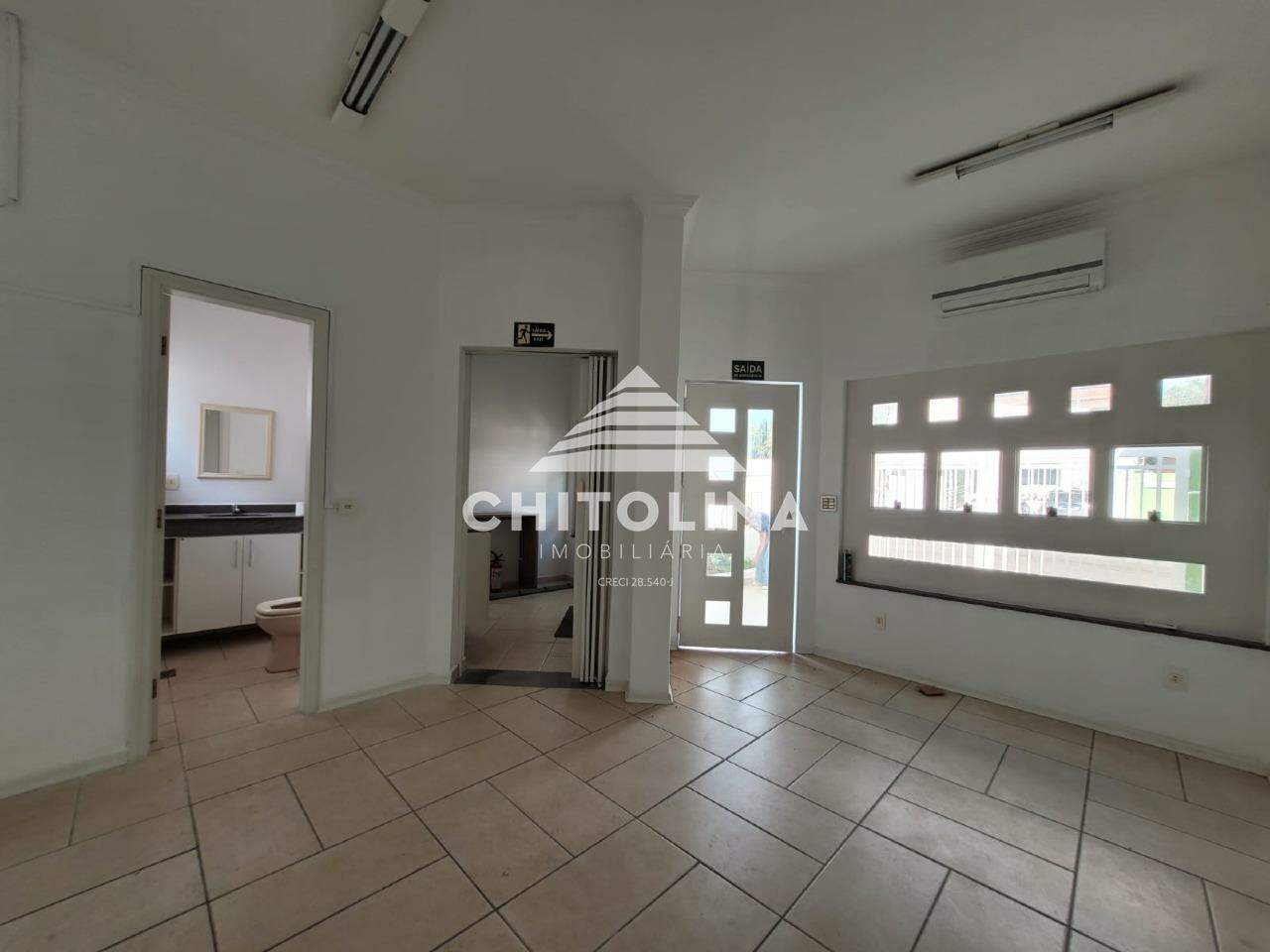 Casa comercial para aluguel no Centro: 