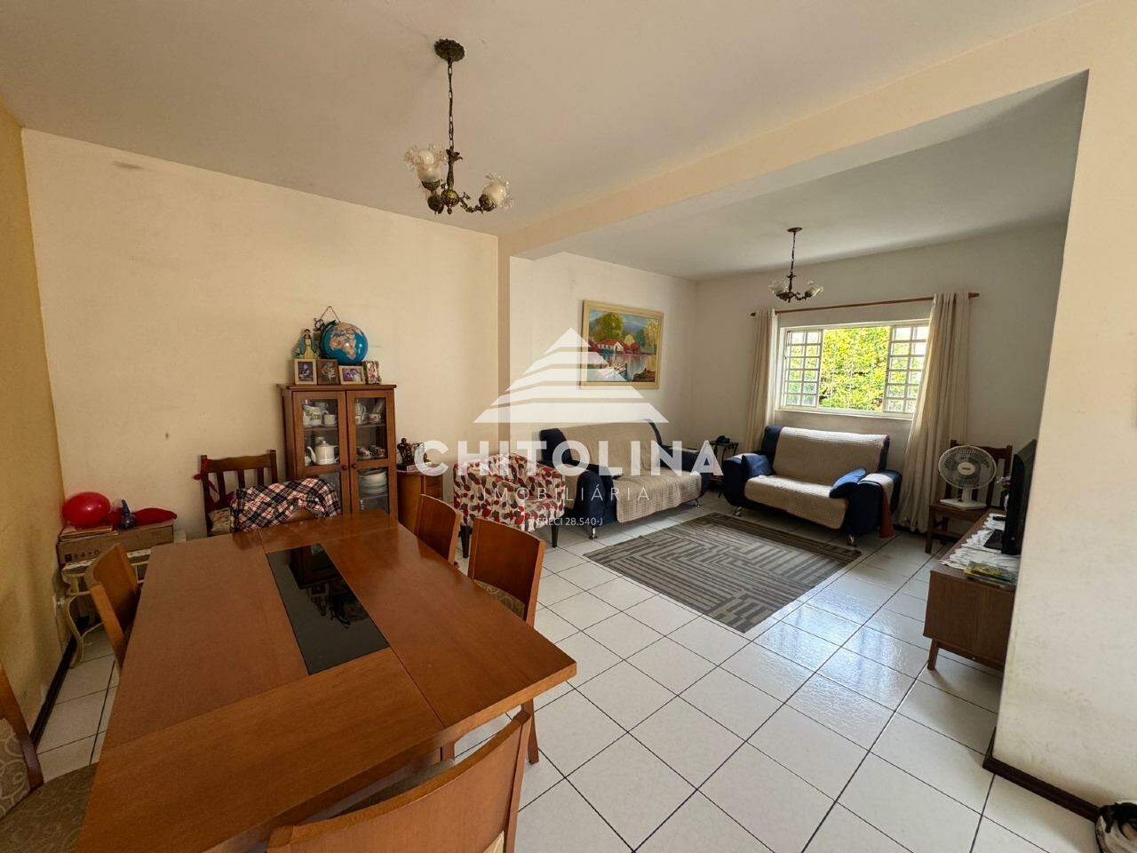 Casa à venda no Centro: 