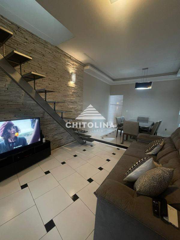 Casa à venda no Vila Carolina: 