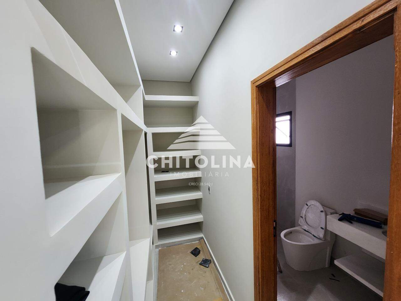 Casa em condomínio à venda no Lago dos Ipês: 