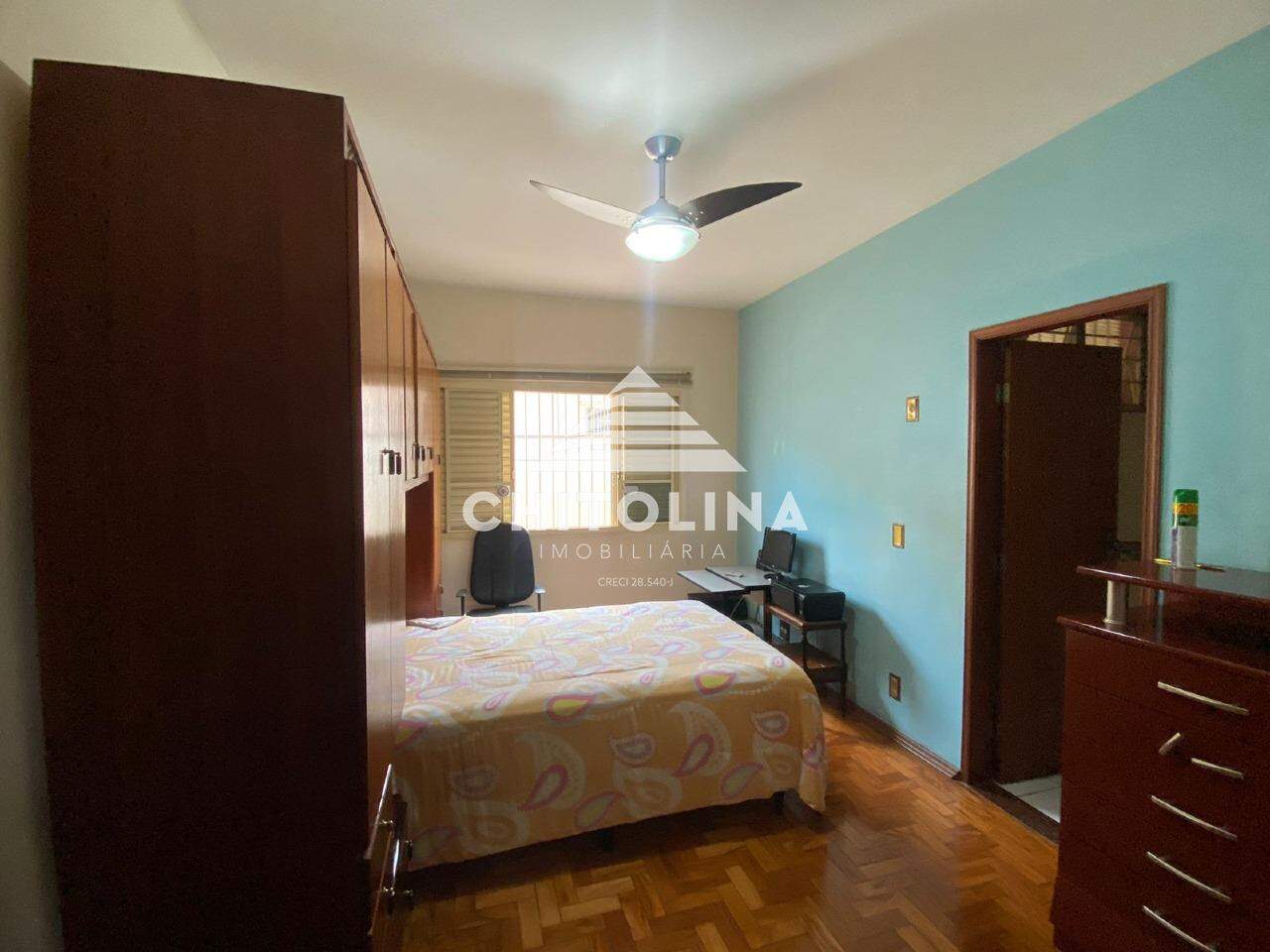 Casa à venda no Centro: 
