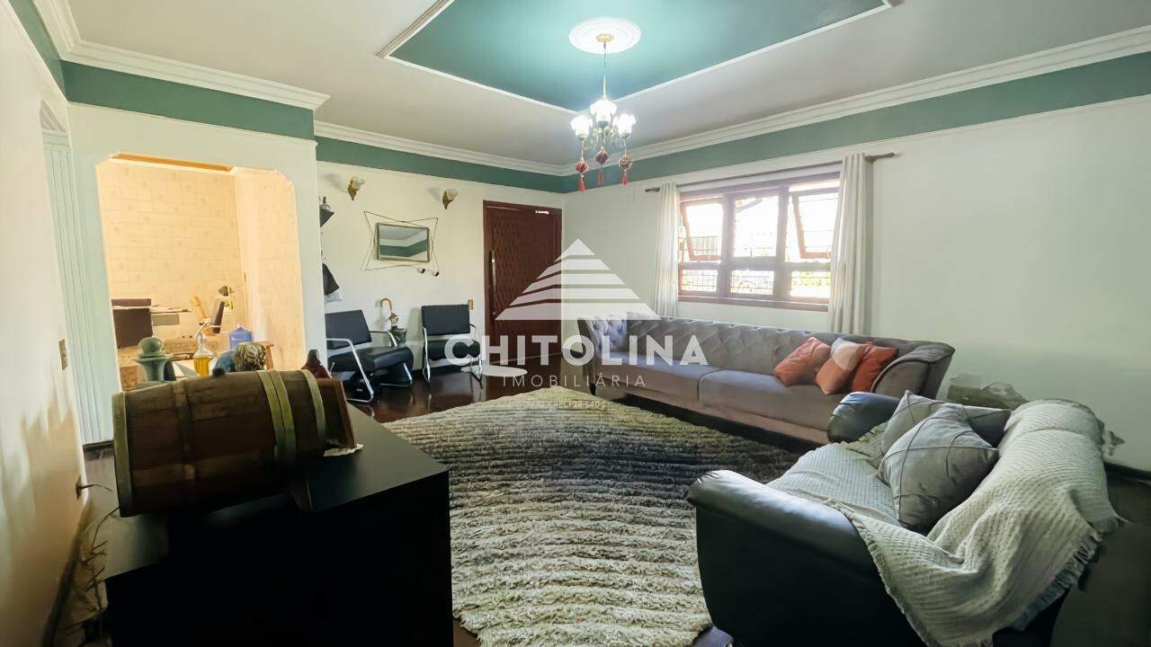 Casa à venda no Jardim Shangrilá: 