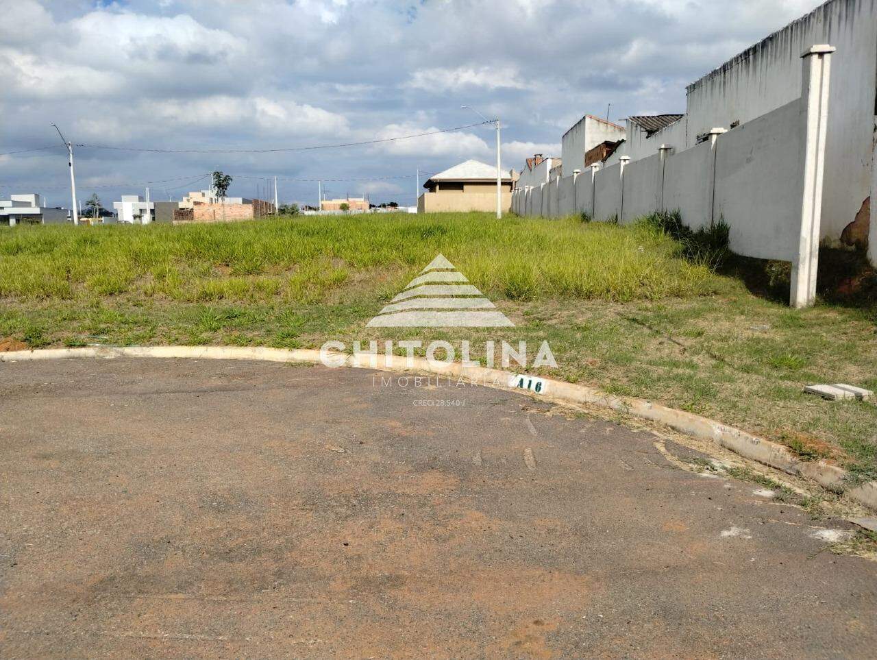 Terreno à venda no Residencial Tivolli : 