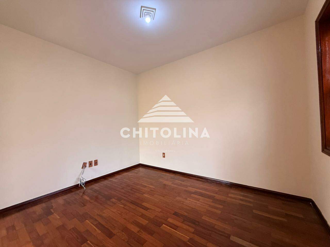 Casa à venda no Centro: 