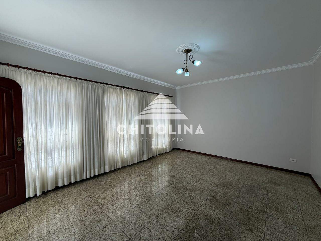 Casa à venda no Centro: 