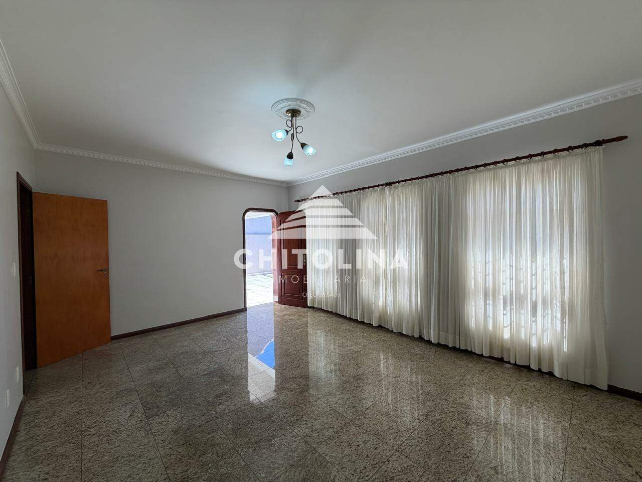 Casa à venda no Centro: 