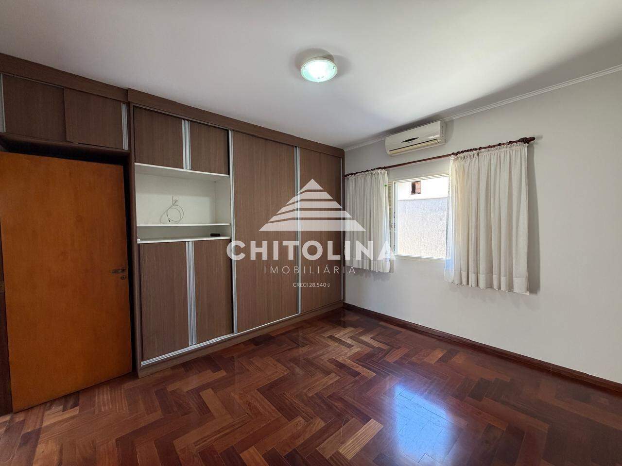 Casa à venda no Centro: 