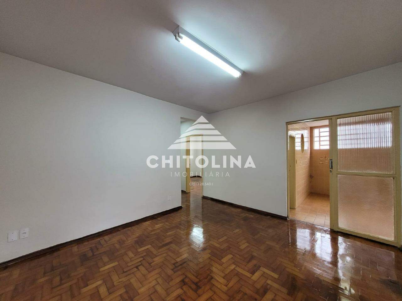 Casa comercial para aluguel no Centro: 