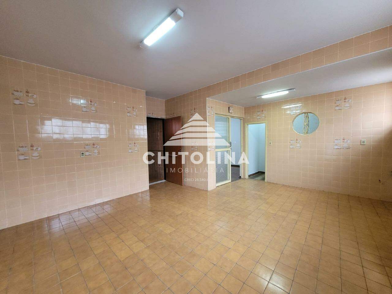 Casa comercial para aluguel no Centro: 