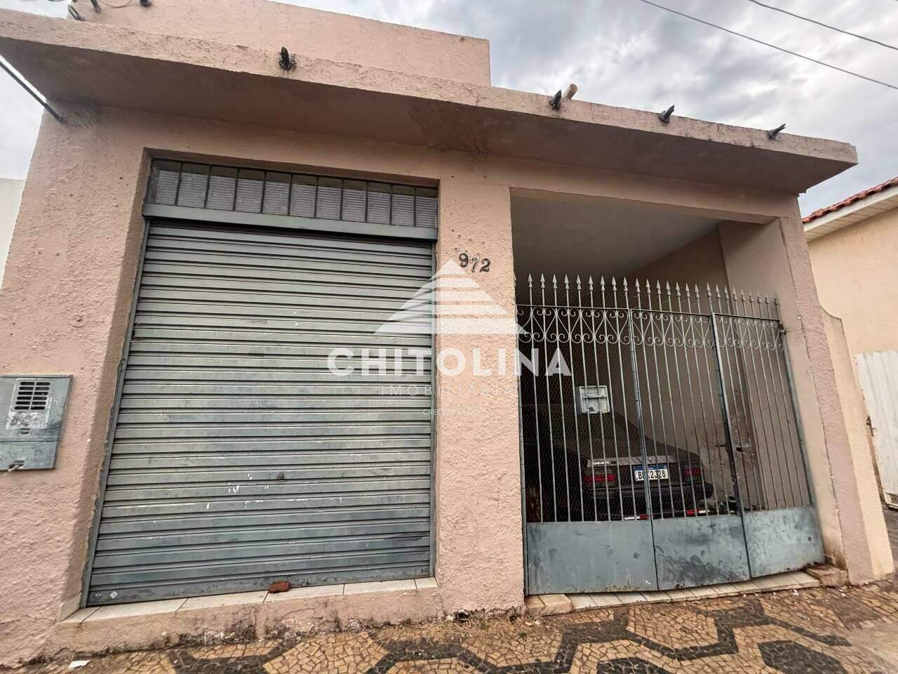 Casa à venda no Centro: 