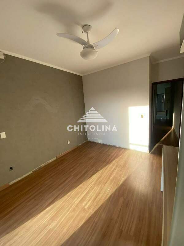 Casa à venda no Vila Carolina: 
