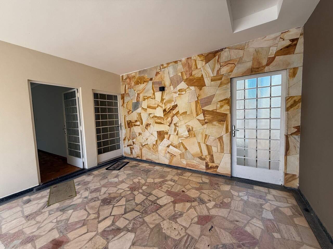 Casa comercial à venda no Vila Rosa: 