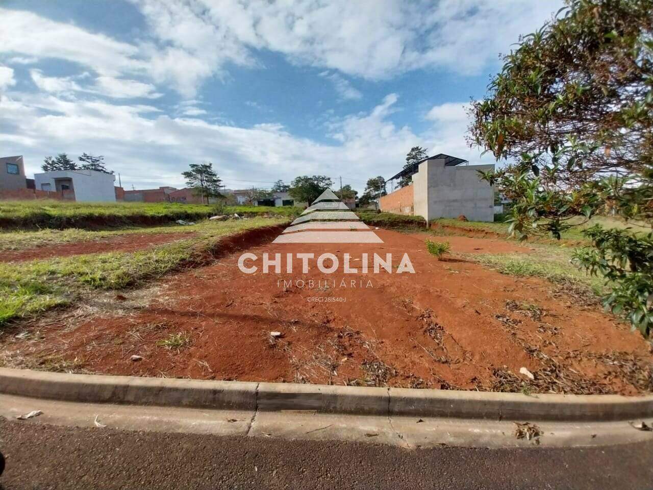 Terreno à venda no Bosque dos Pinheiros: 