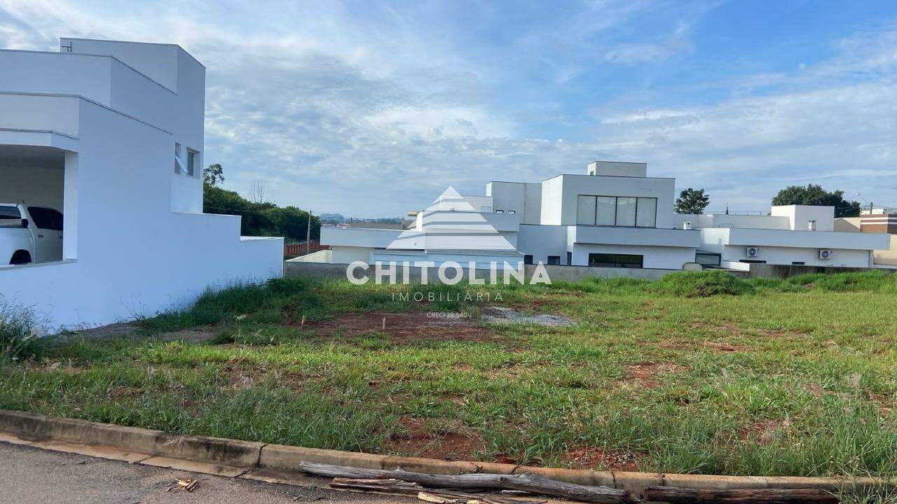 Terreno à venda no Golden Ville: 