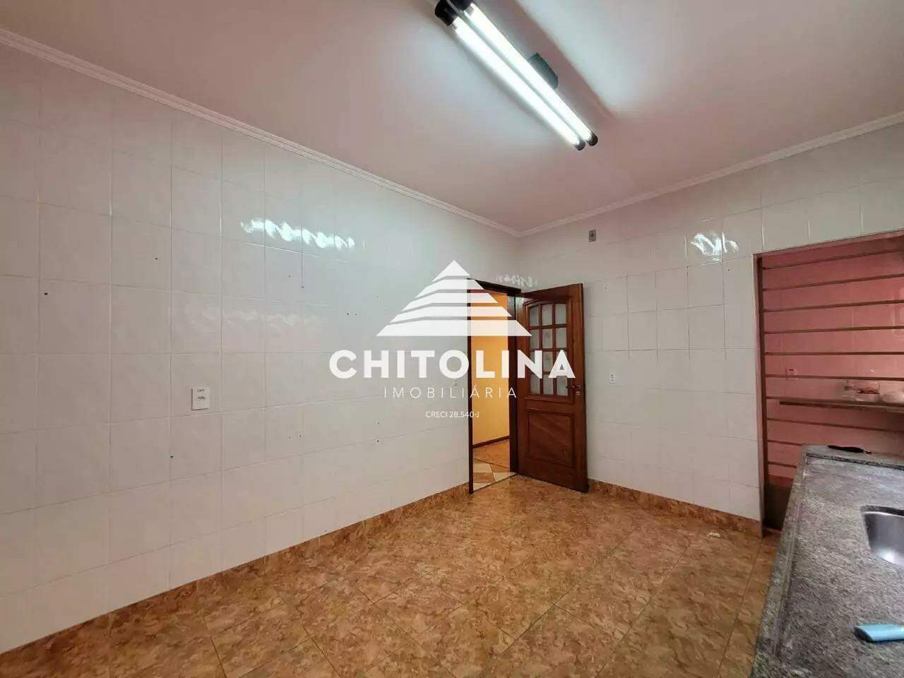 Casa à venda no Jardim Shangrilá: 