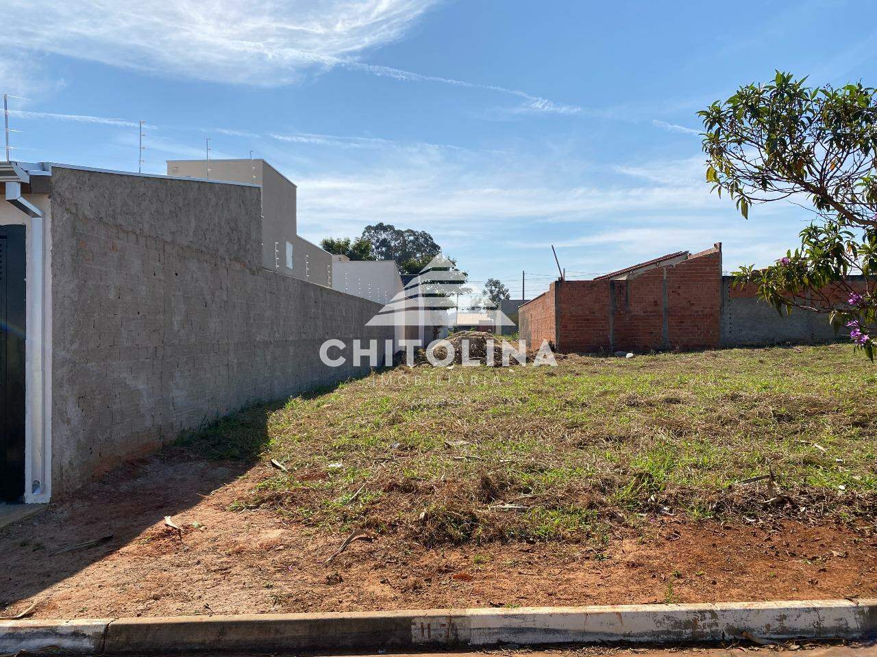 Terreno à venda no Portal dos Pinheiros II: 