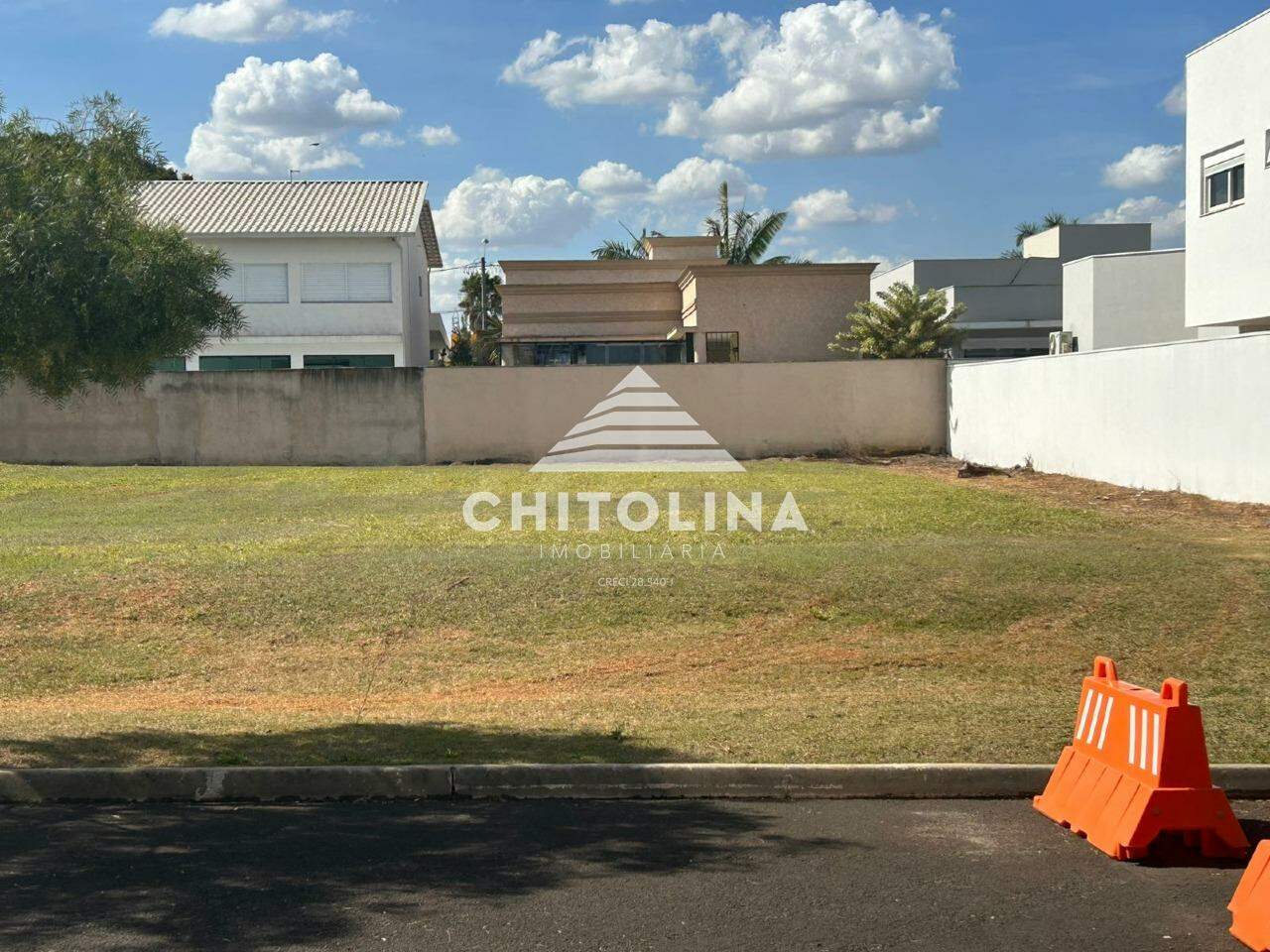 Terreno à venda no Jardim Colombo: 