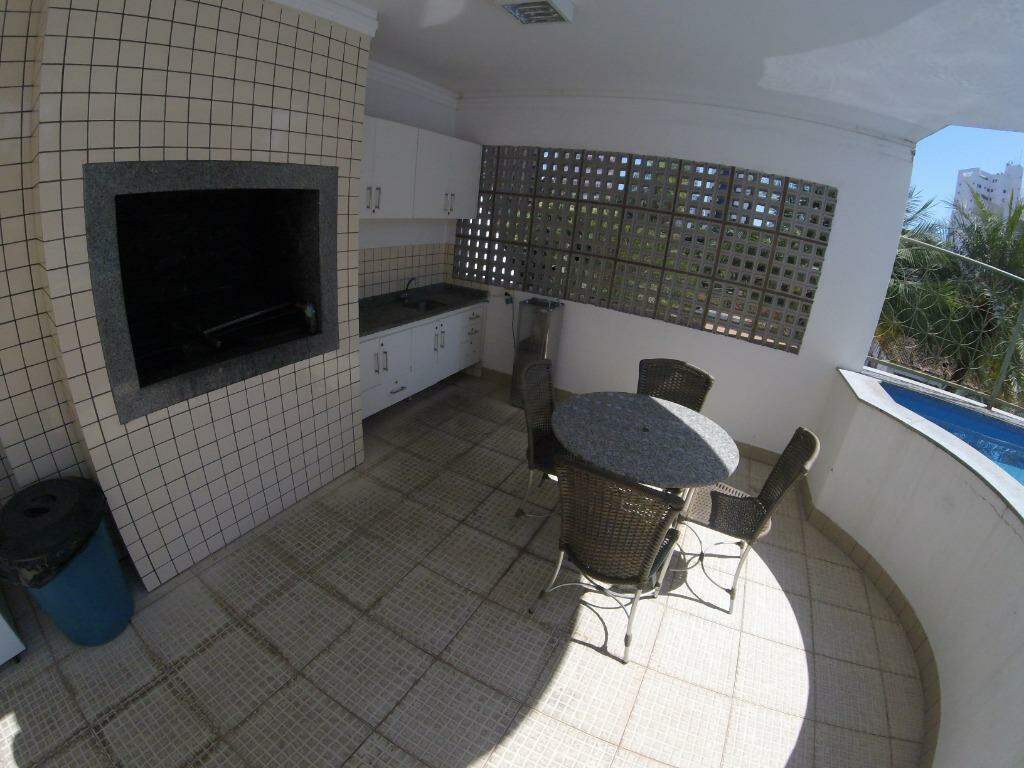 Apartamento à venda com 3 quartos, 224m² - Foto 10