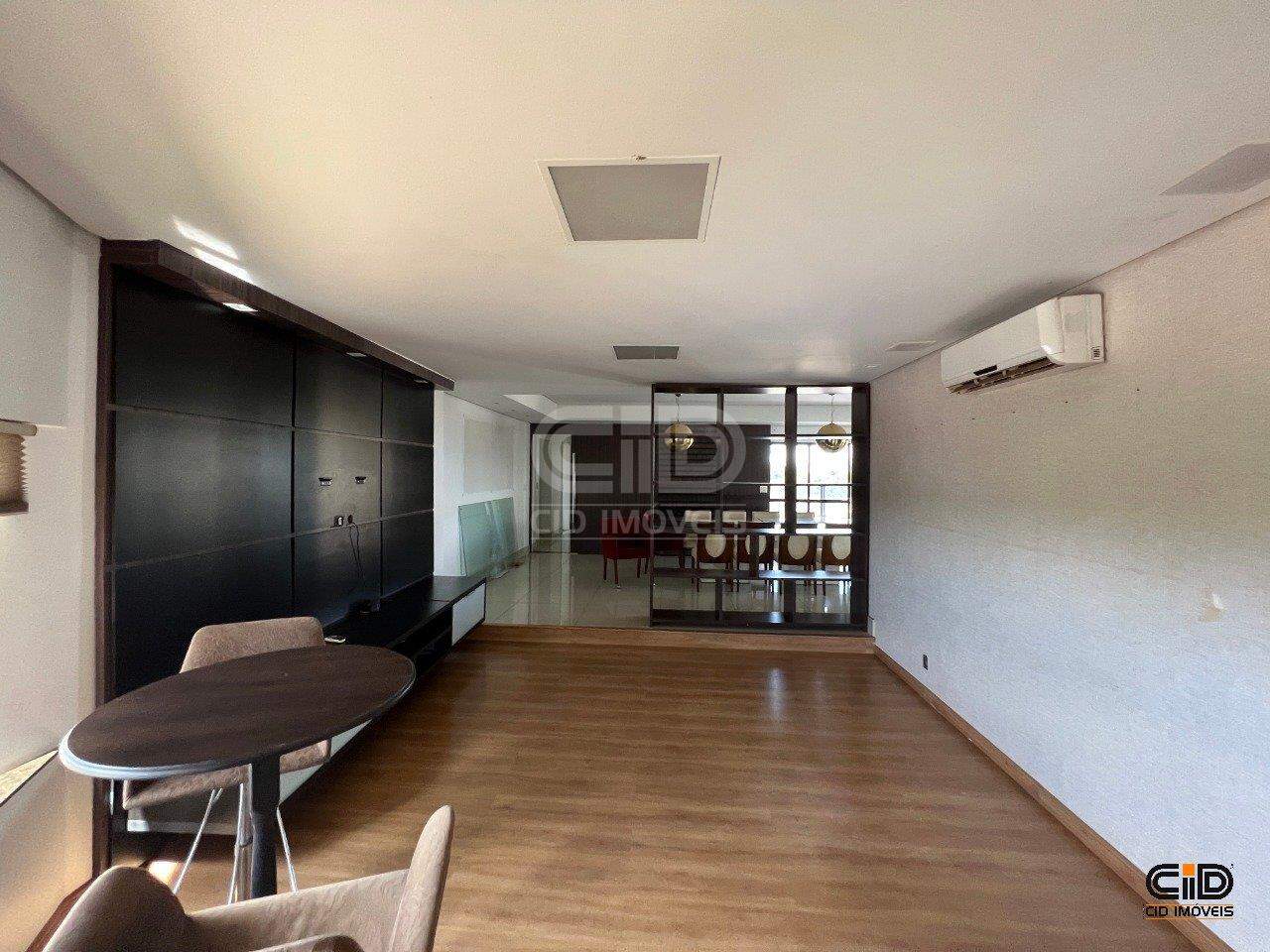 Apartamento à venda com 4 quartos, 232m² - Foto 2