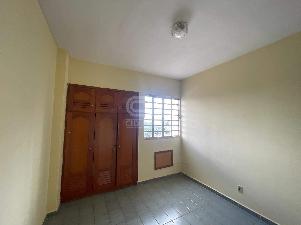 Apartamento para alugar com 3 quartos, 90m² - Foto 9