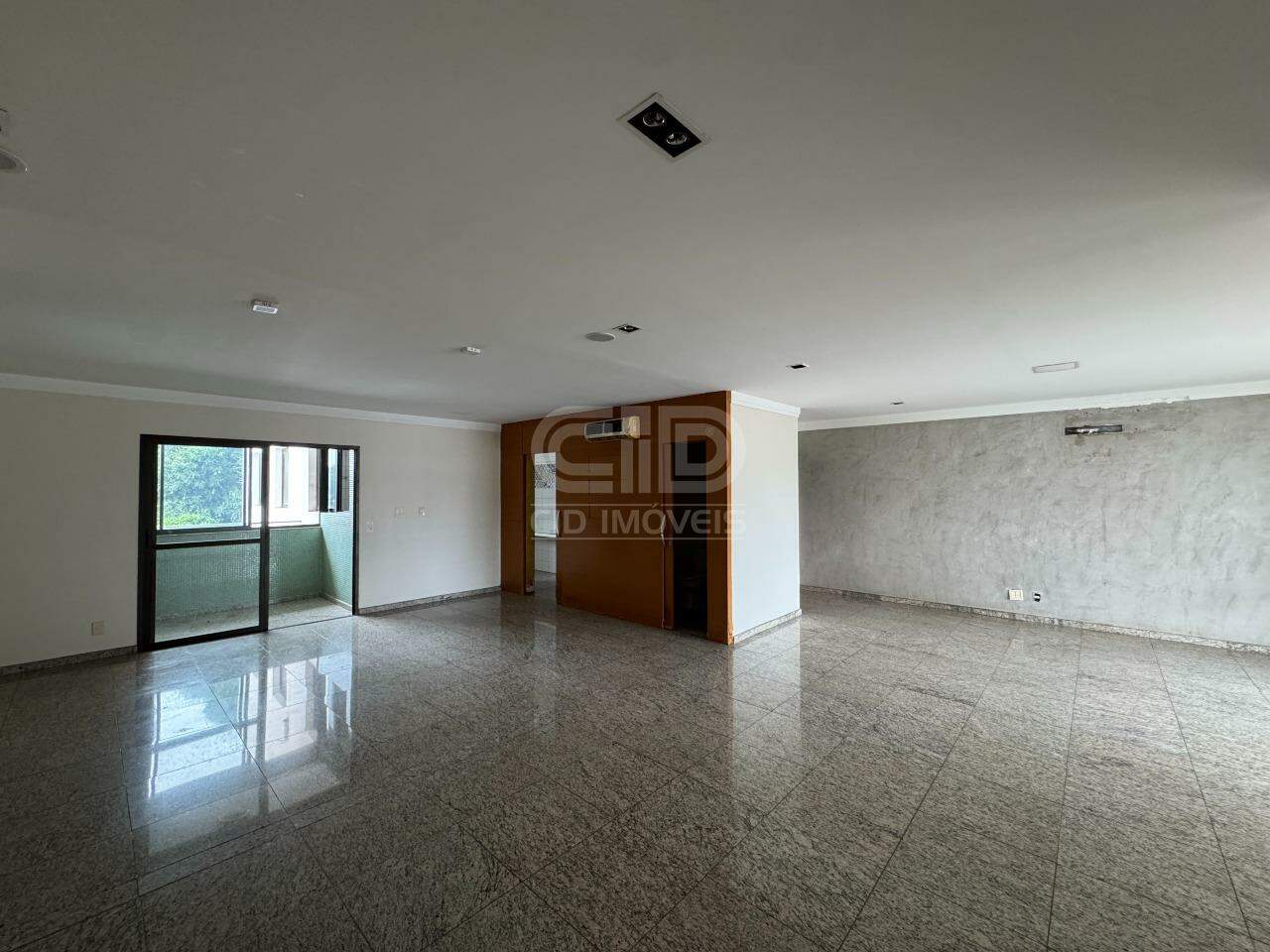 Apartamento com 3 Suítes no Edifício Rio Sena