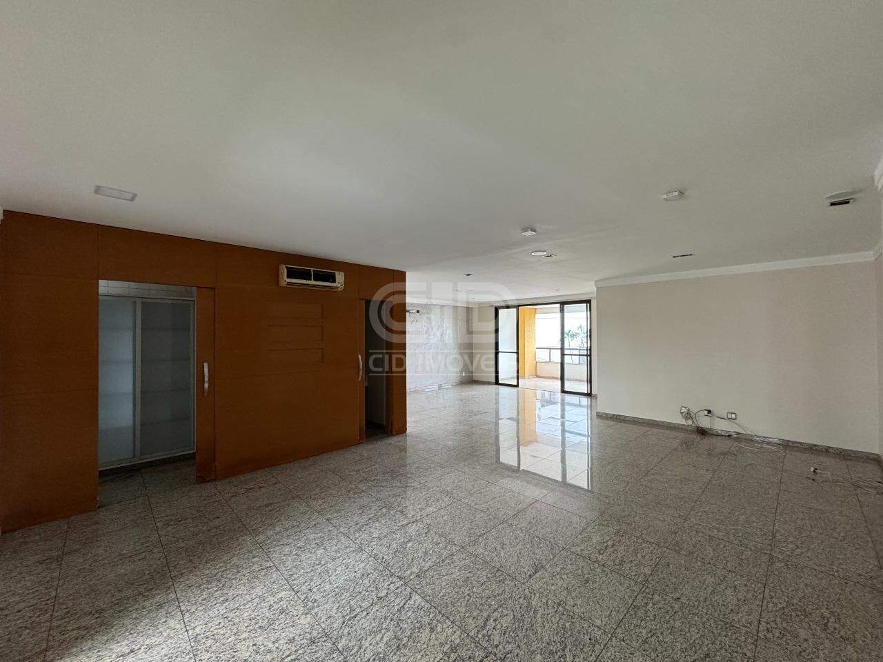 Apartamento com 3 Suítes no Edifício Rio Sena