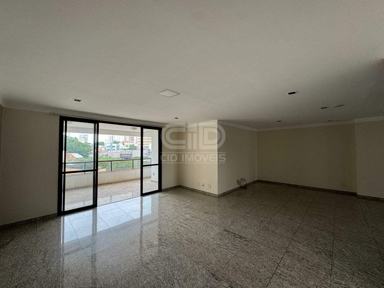 Apartamento com 3 Suítes no Edifício Rio Sena